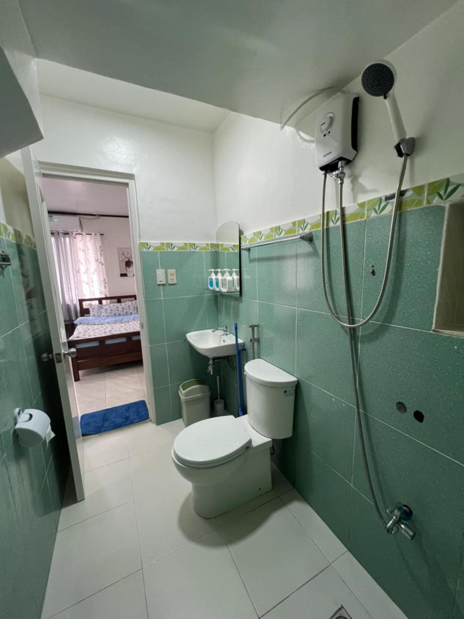 Princesa Michaella Hostel Itaytay エクステリア 写真