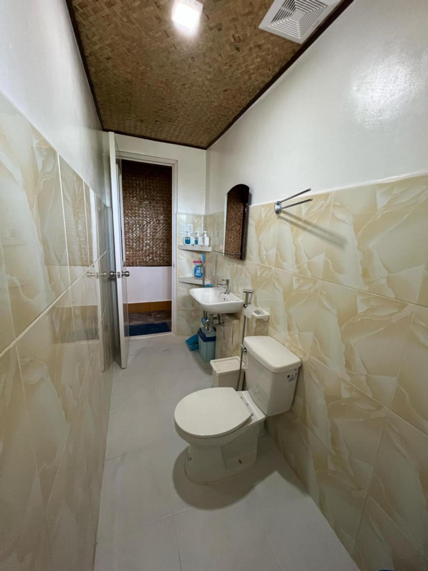 Princesa Michaella Hostel Itaytay エクステリア 写真